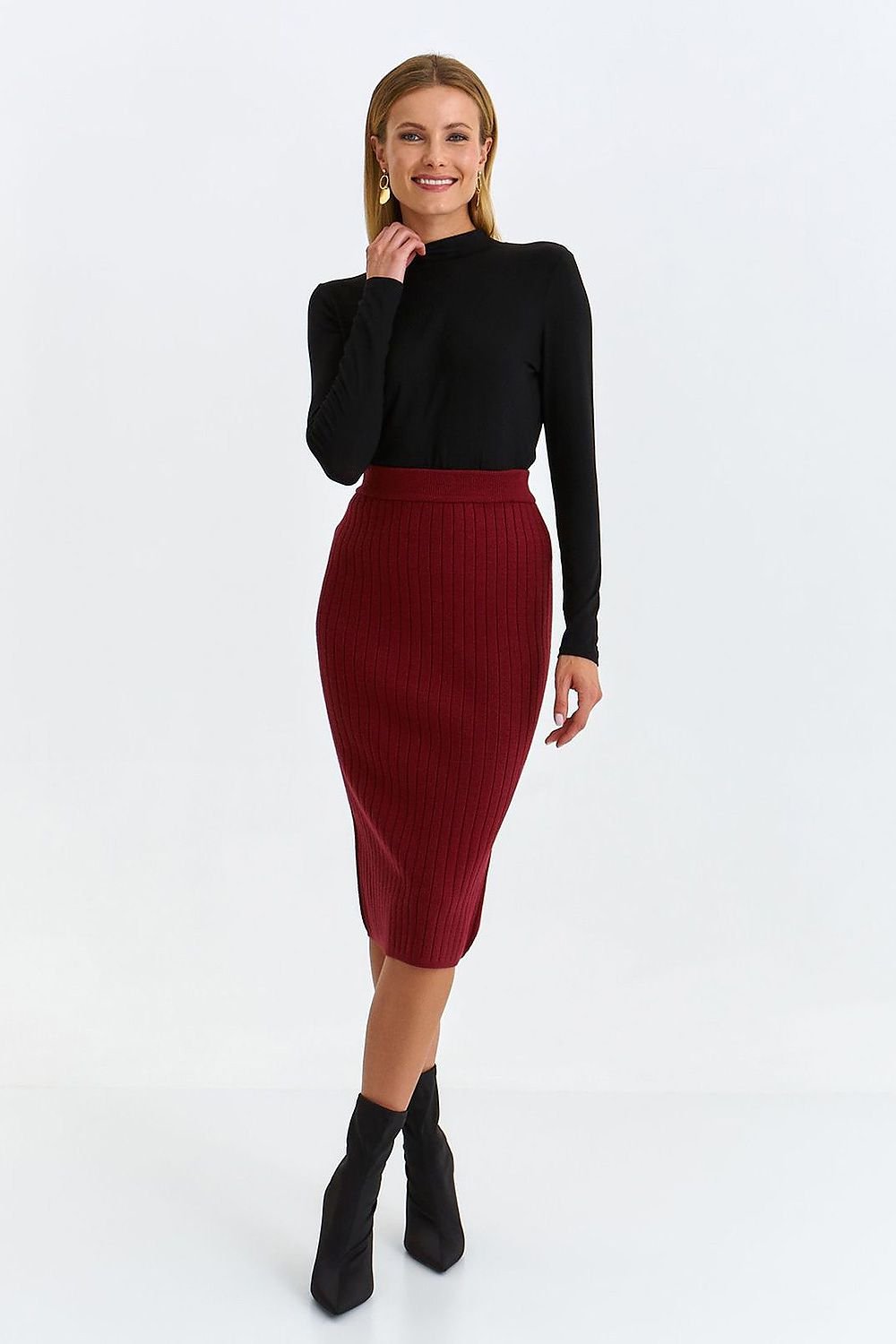 Ribbed Knit Pencil Skirt – Burgundy